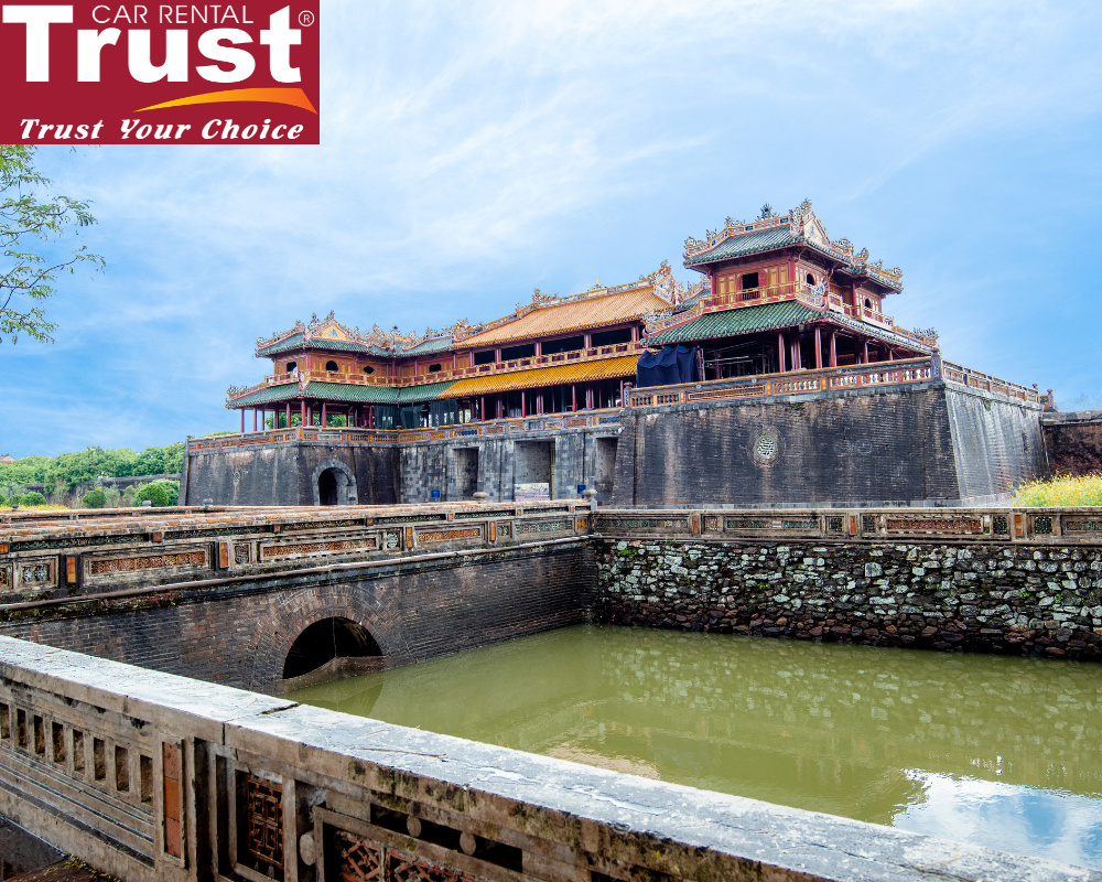 UNESCO World Cultural Heritage: Complex Hue Monuments