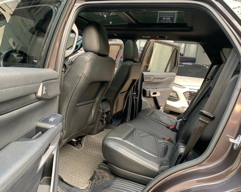 Interior of Ford Everest SUVs 7-seater