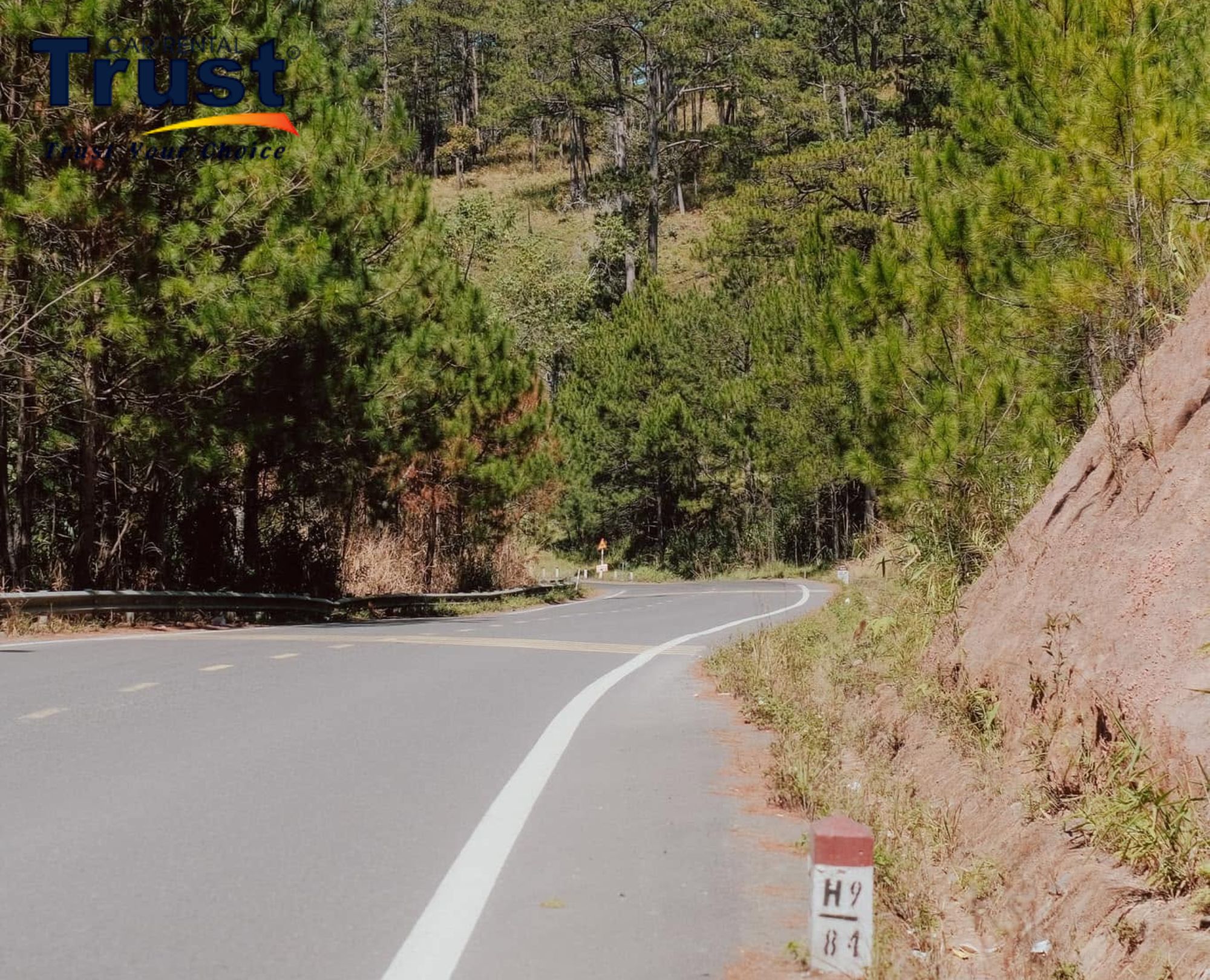 Khanh Le Pass, also known as National Highway 27C, is one of the important routes between Nha Trang and Da Lat
