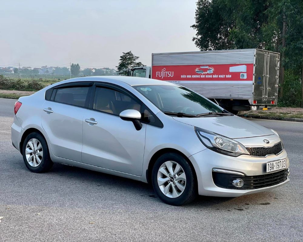 https://www.vietnamtrustcarrental.com/vnt_upload/File/Image/Kia-Rio-type-4-seat.jpg