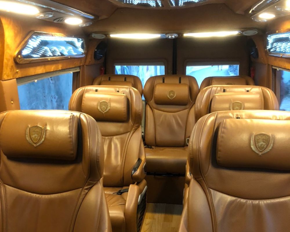 Limousine from Ho Chi Minh Airport To Cantho