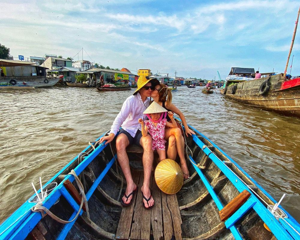 Nga Nam Floating Market