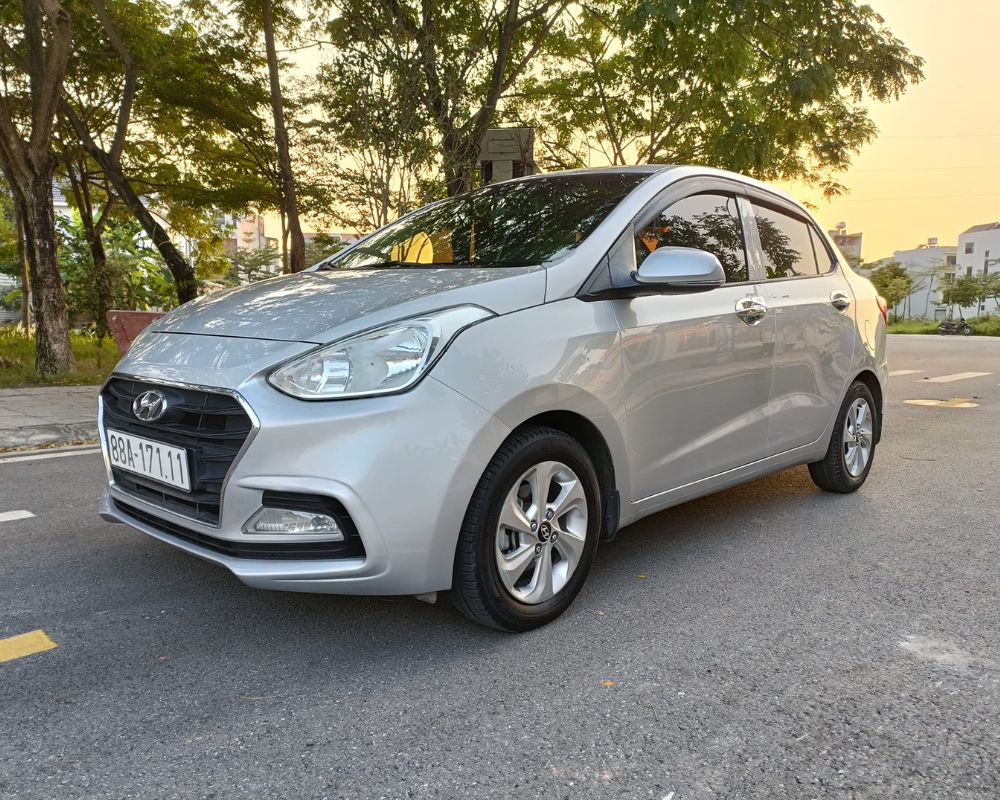 Sedan Hyundai Grand i10