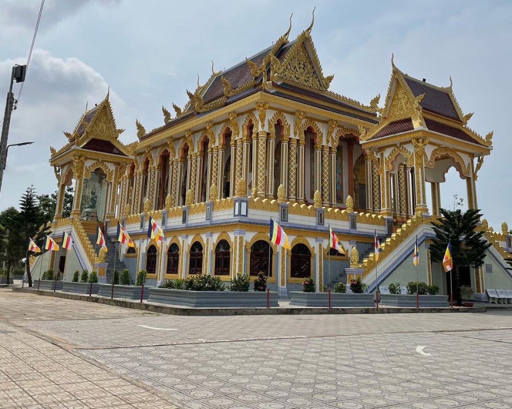 Seray Ta Mon Pagoda