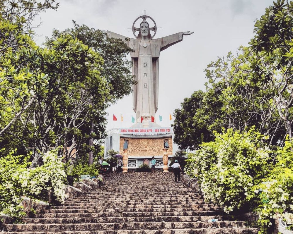 Statue of Christ