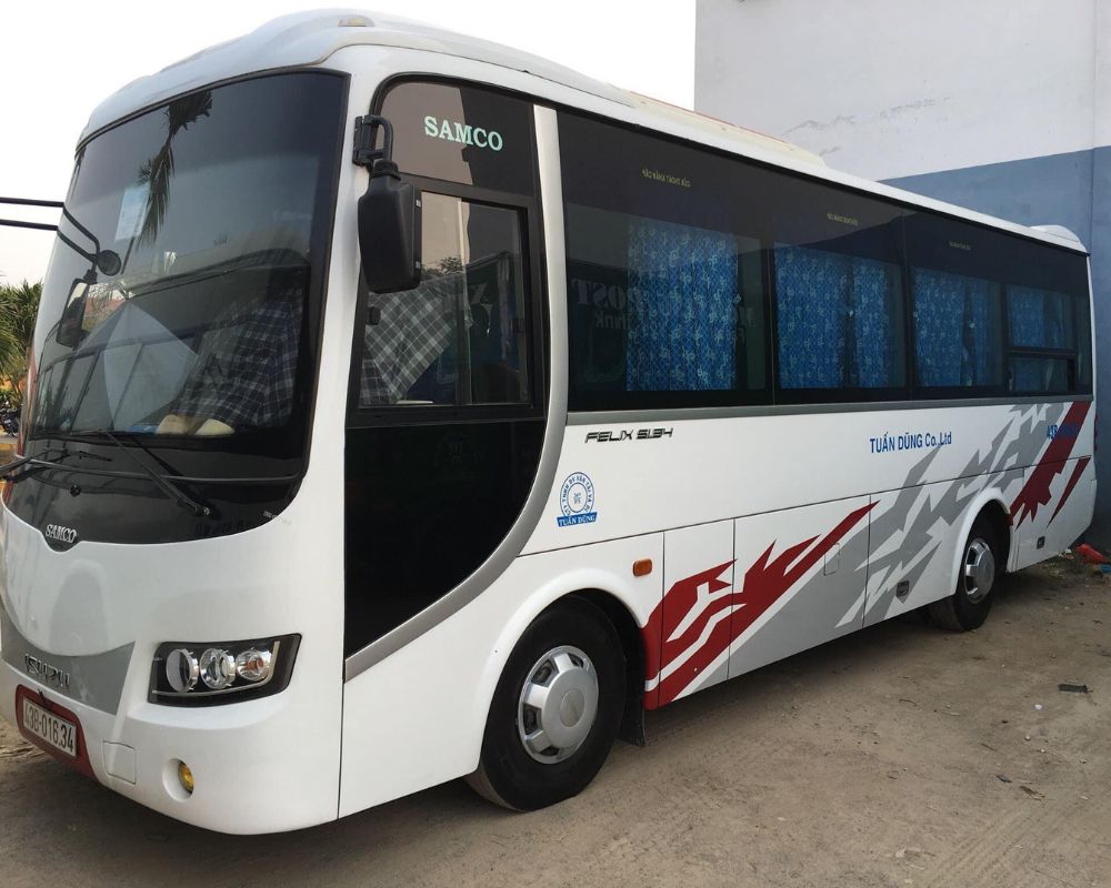 Take the bus from Ho Chi Minh Airport to Dong Thap