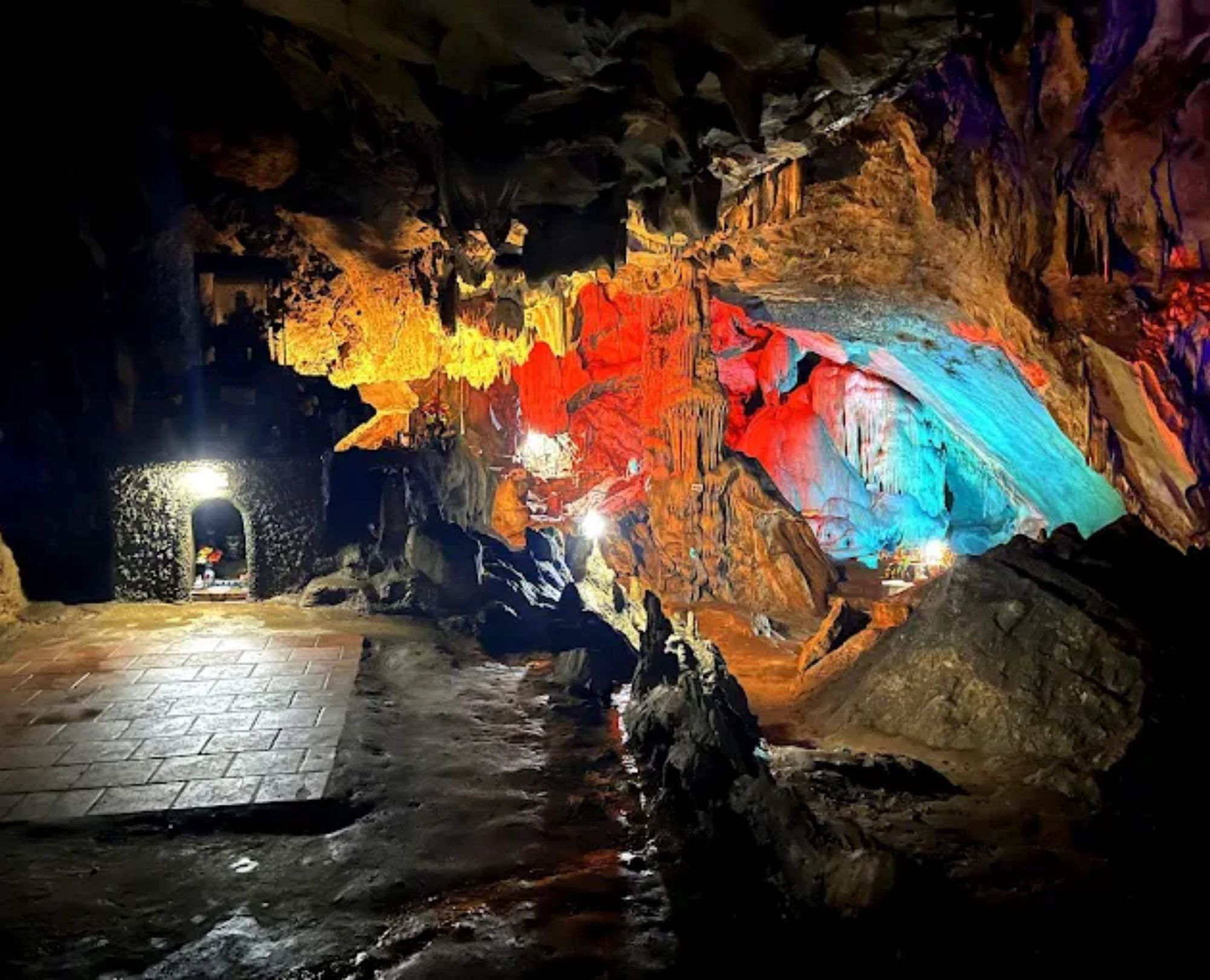 Tien Son Cave