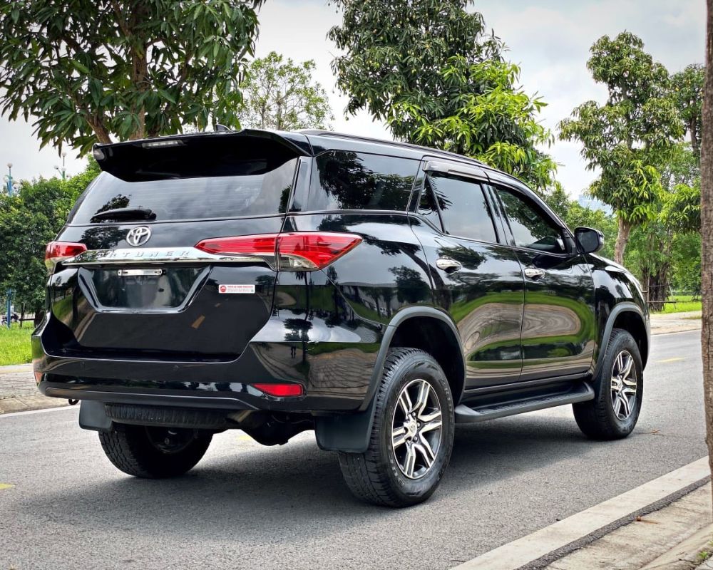 Toyota Fortuner 7 seater