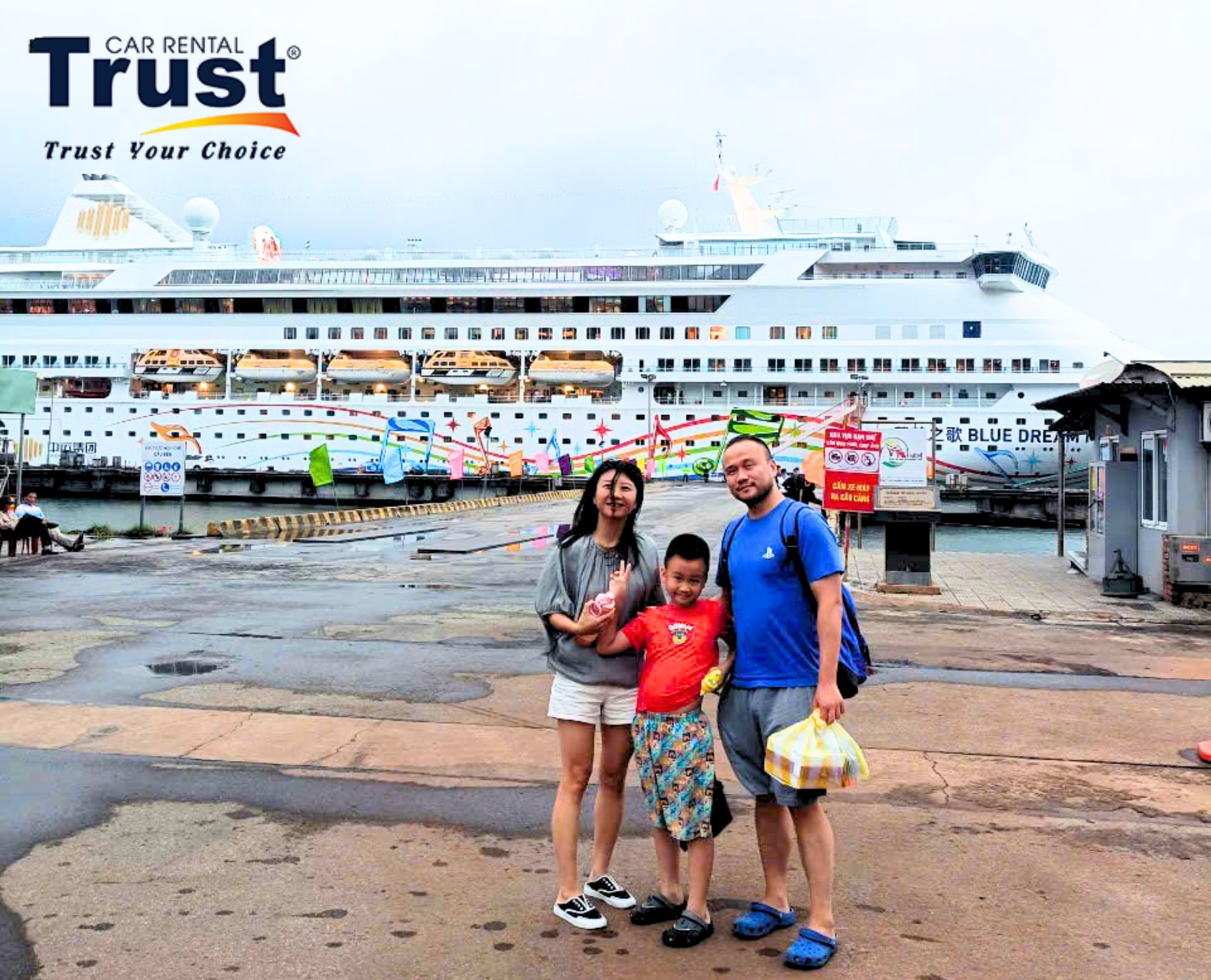travelers-back-at-chan-may-port-ready-to-board-their-ship-after-an-enjoyable-day-trip-to-danang-with-private-car-service