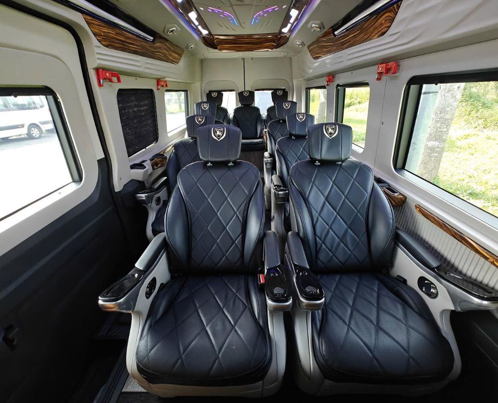 Furnitute's Limousine