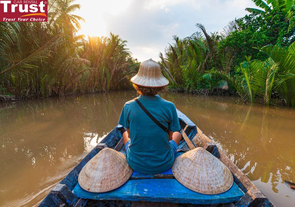 boat tour in Ben Tre