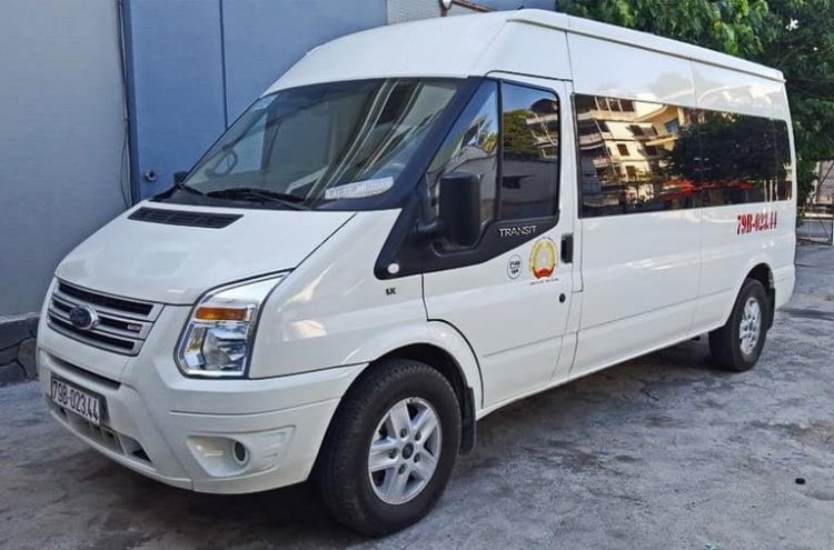 Minivan Ford Transit 16 seat